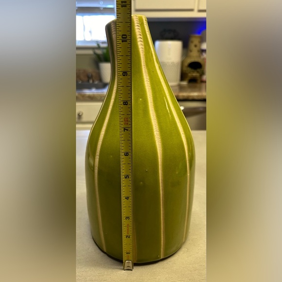 Unique Rare Vase Alvarado Green With White Strips Modern Glazed 10” Tall 6” Wide - Picture 5 of 12